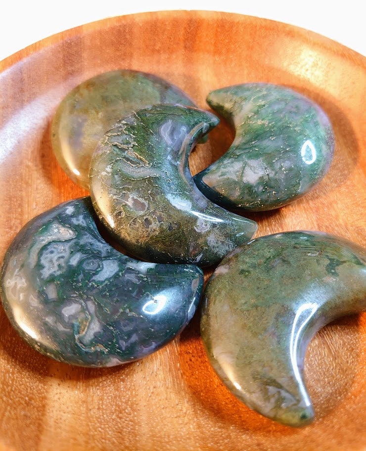 Moss Agate Crescent Moons/ Crystal Moon Carving/ for Lunar Energy & Magic/ Crystal Healing/ Meditation/ Reiki/ Energy Work