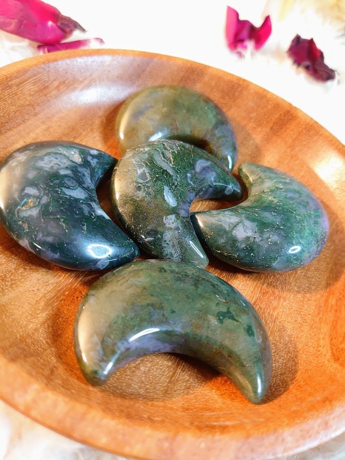 Moss Agate Crescent Moons/ Crystal Moon Carving/ for Lunar Energy & Magic/ Crystal Healing/ Meditation/ Reiki/ Energy Work