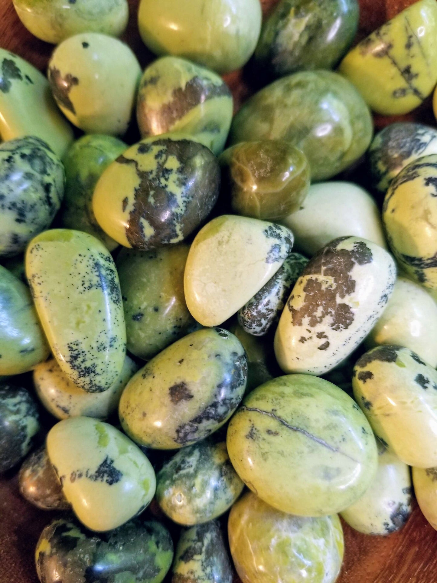 Serpentine Tumbled Stone from Peru/ Polished Serpentine Pebble/ for Crystal Healing/ Crystal Grids/ Reiki/ Meditation/ Energywork