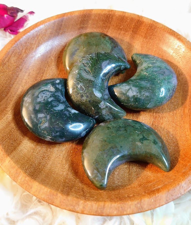 Moss Agate Crescent Moons/ Crystal Moon Carving/ for Lunar Energy & Magic/ Crystal Healing/ Meditation/ Reiki/ Energy Work