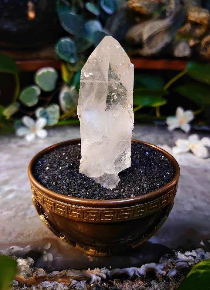 Colombian Quartz Point with Fairy Dusting / Natural Clear Quartz / 52.9g / for Crystal Healing/ Crystal Grids/ Meditation