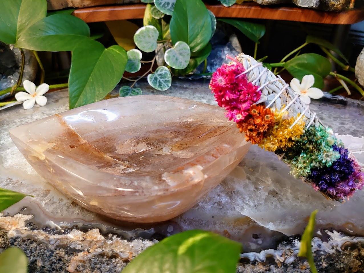 937g Beautiful Fire Quartz Bowl with Rainbows - Comes with Free White Sage Bundle - for Smudging / Incense / Offerings / Home & Altar Decor