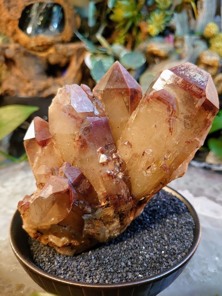 494g Red Hematoid Quartz Cluster with Phantoms and Shovel Tip from Karoi, Zimbabwe for Home and Altar Decor / Collection / Energy