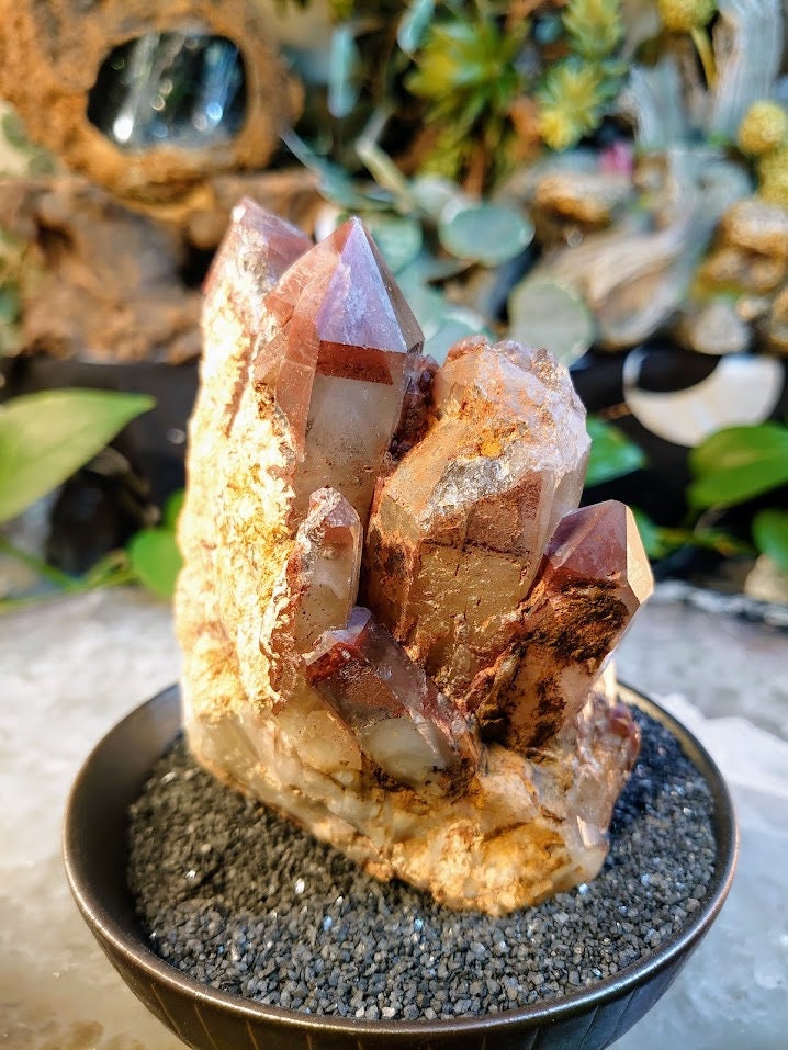 494g Red Hematoid Quartz Cluster with Phantoms and Shovel Tip from Karoi, Zimbabwe for Home and Altar Decor / Collection / Energy