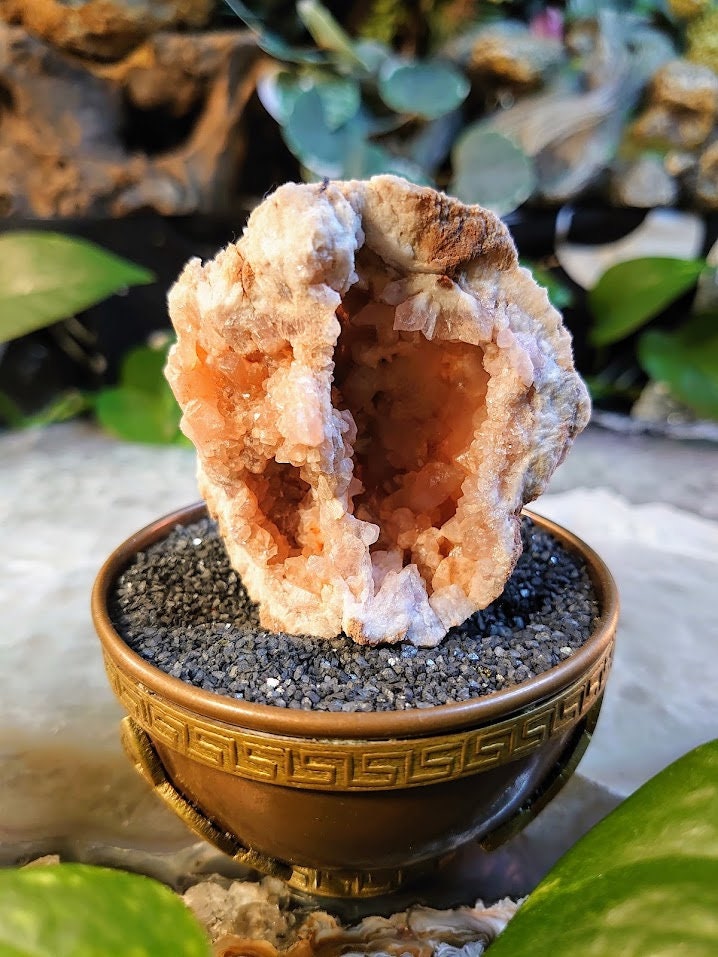 82.6g Natural Pink Amethyst Geode from Argentina for Crystal Healing/ Meditation/ Altar and  Home Decor / Collection