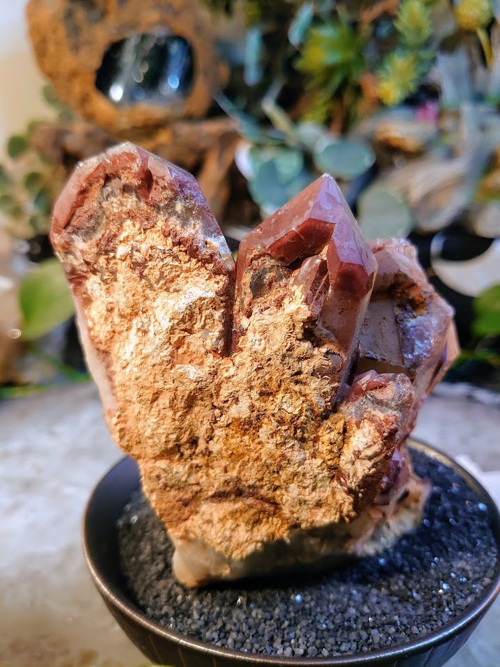 494g Red Hematoid Quartz Cluster with Phantoms and Shovel Tip from Karoi, Zimbabwe for Home and Altar Decor / Collection / Energy