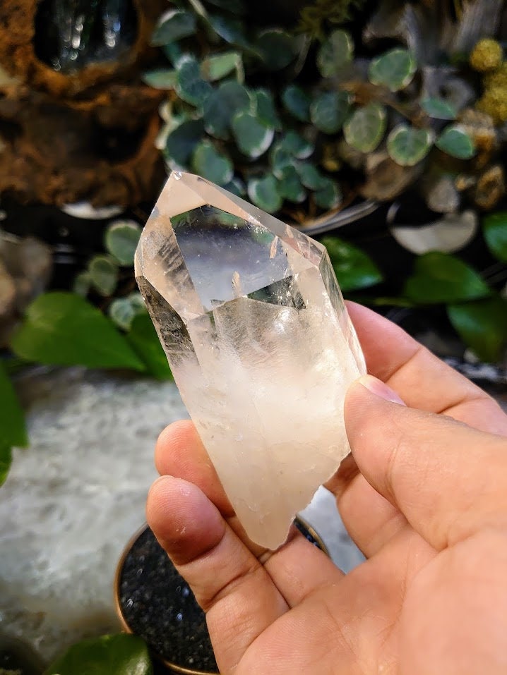 180g Clear Quartz Point from Minas Gerais, Brazil for Crystal Healing/ Meditation/ Altar and Home Decor / Collection