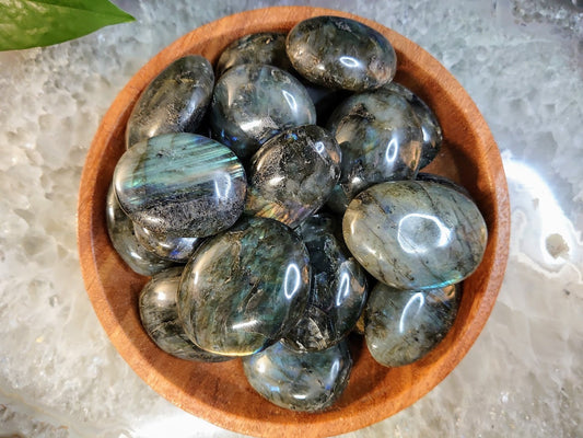 Small Labradorite Palm Stones from Madagascar for Meditation / Crystal Healing / Reiki