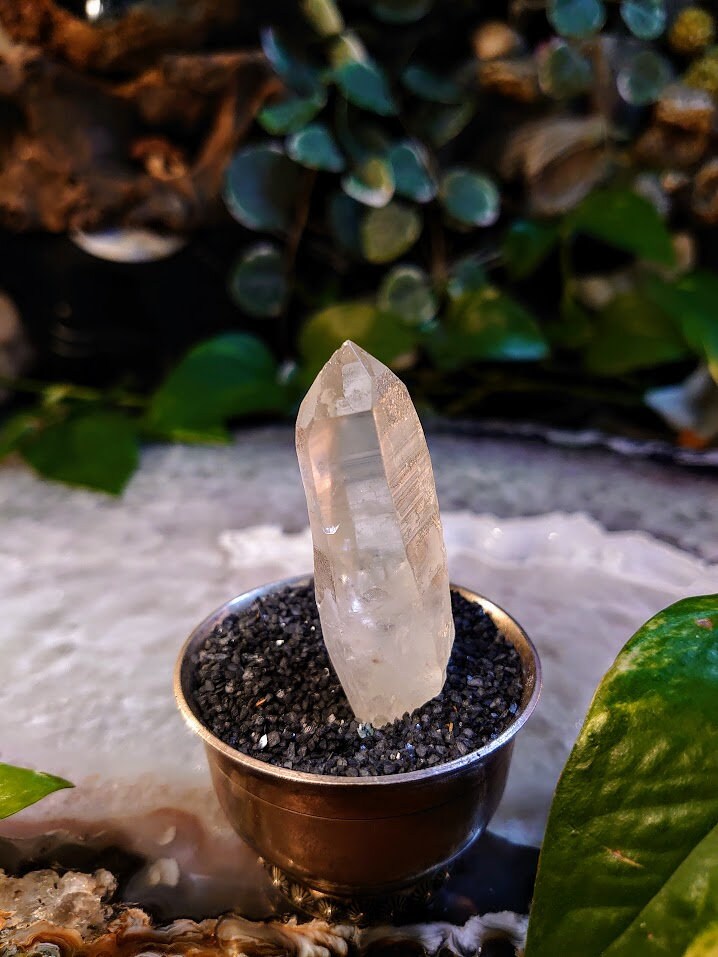 30.3g Congo Lemurian Clear Quartz Point from DRC for Crystal Healing / Meditation / Collection