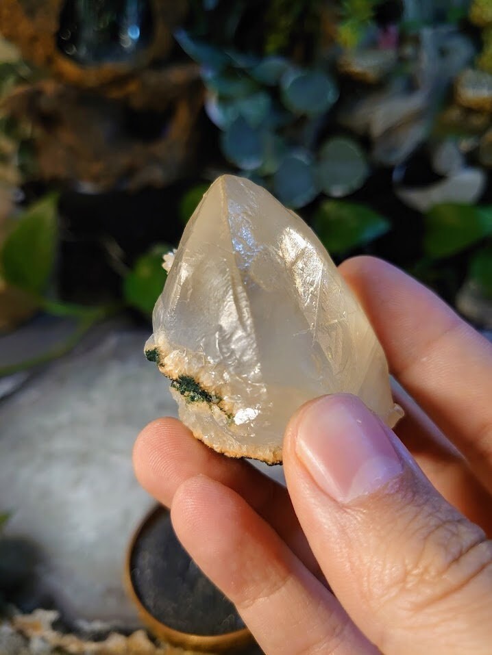 120.4g Golden Dogtooth Calcite Crystal with Rainbows from Maharashtra, India for Collection / Altar and Home Decor / Stellar Beam