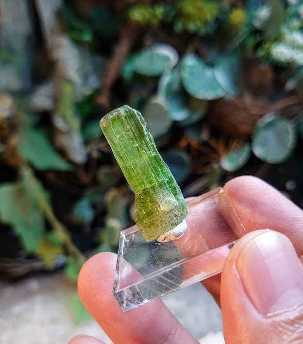 15.80ct Chrome Tremolite Gemstone from Manyara Region, Tanzania for Crystal Healing / Meditation / Collection / Jewelry Crafting