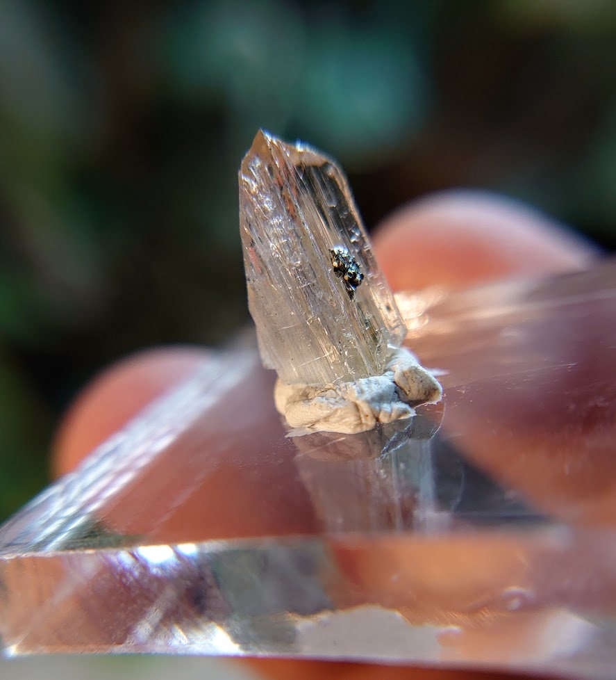 3.35ct Yellow Tanzanite Gemstone with Pyrite from Manyara Region, Tanzania for Crystal Healing / Meditation / Collection / Jewelry Crafting