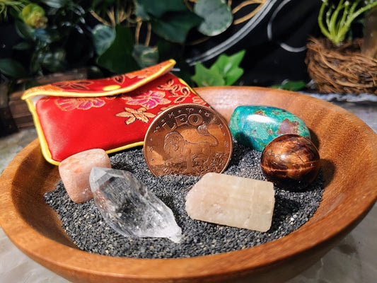 Leo Zodiac Crystal Kit with 1oz Copper Coin / Astrology Kit / Medicine Bag / Crystal Set / Crystal Kit