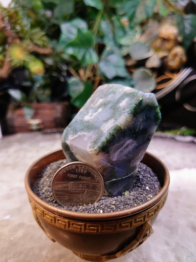 Moss Agate Polished Free Form from Madagascar for Home and Altar Decor / 129g / Gifting / Reiki / Collection