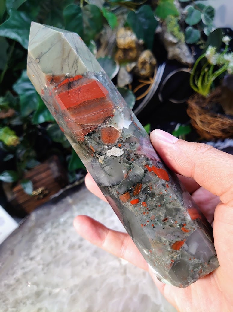 7 1/4" Bloodstone Generator from Swaziland for Home & Altar Decor / Collection / Dragon Slaying