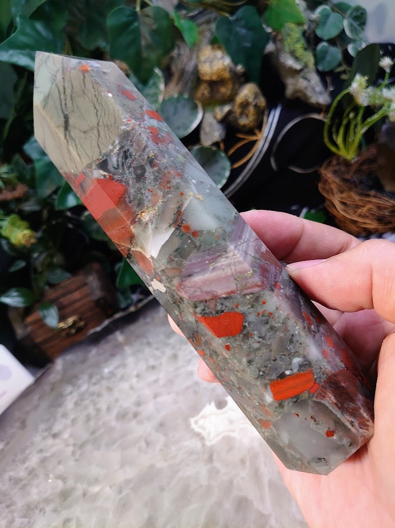 7 1/4" Bloodstone Generator from Swaziland for Home & Altar Decor / Collection / Dragon Slaying