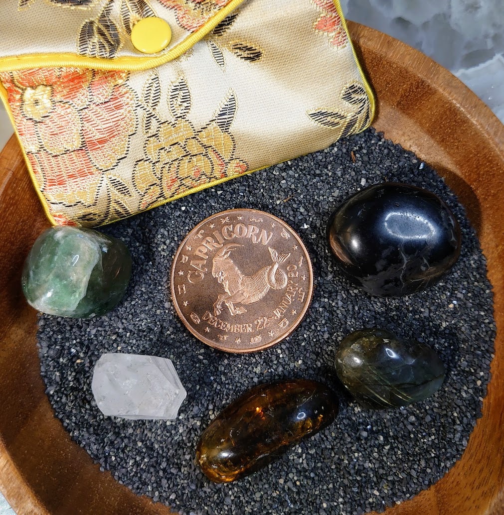 Capricorn Zodiac Crystal Kit with 1oz Copper Coin / Astrology Kit / Medicine Bag / Crystal Set / Crystal Kit