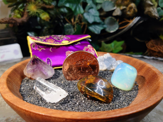 Aquarius Zodiac Crystal Kit with 1oz Copper Coin / Astrology Kit / Medicine Bag / Crystal Set / Crystal Kit