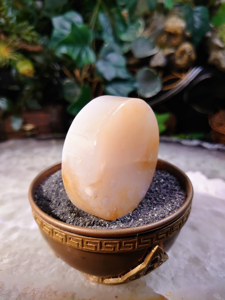 Flower Agate Disc for Crystal Healing / Reiki / Meditation / 107.97g / Candles / Home and Altar Decoration