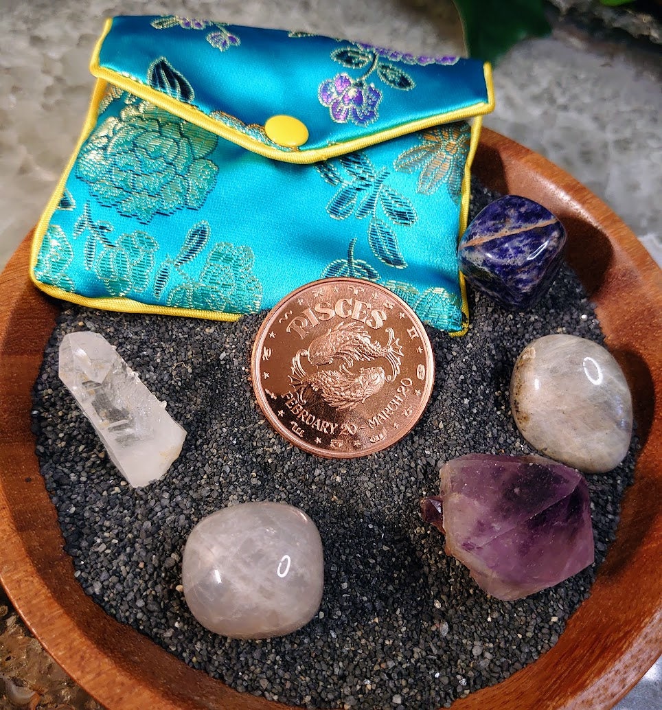 Pisces Zodiac Crystal Kit with 1oz Copper Coin / Astrology Kit / Medicine Bag / Crystal Set / Crystal Kit