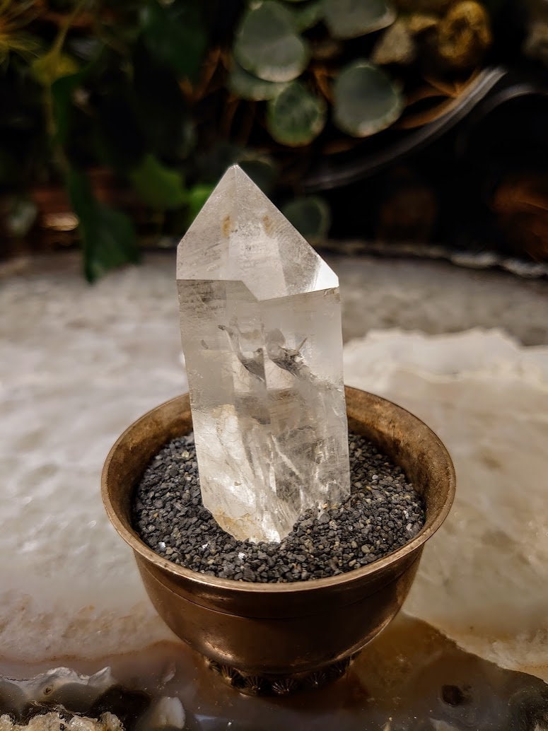 Colombian Natural Clear Quartz Point with Self Healing for Collection / Natural Clear Quartz / 65.5g / Crystal Grids