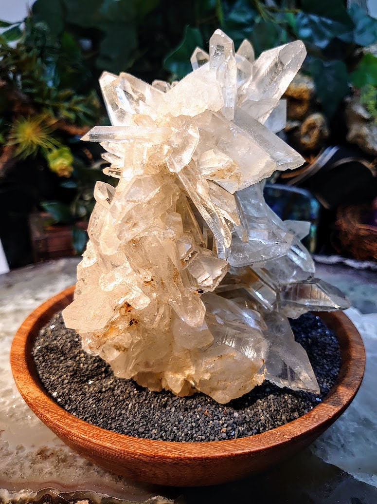 Beautiful Colombian Clear Quartz Cluster / 1,112g / Cabinet Specimen / Meditation / Home and Altar Decor