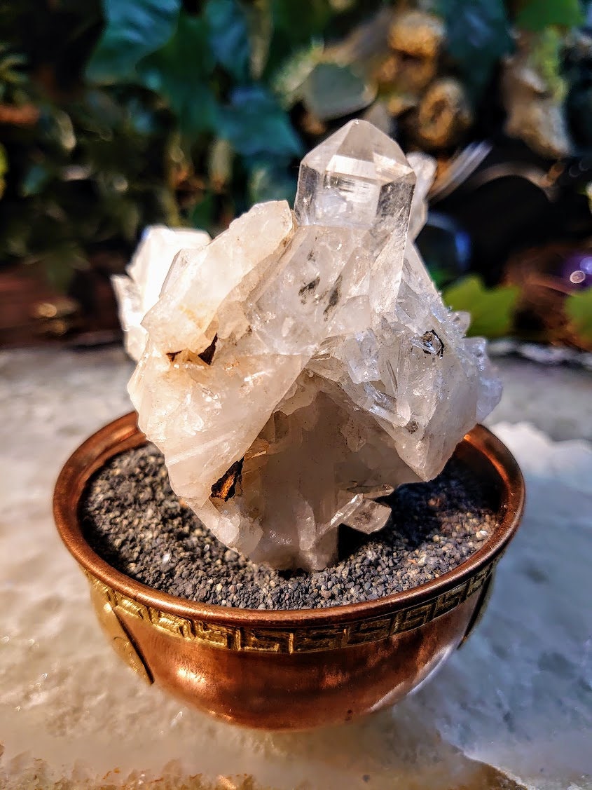 Colombian Clear Quartz Cluster with Self Healing for Crystal Healing / 206g / Crystal Grids / Meditation / Home and Altar Decor