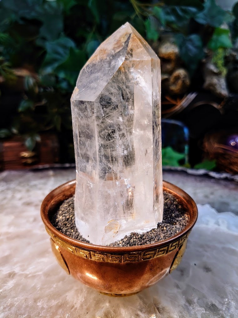 4 1/4" Beautiful Clear Quartz Point with Rainbows from Minas Gerais Brazil for Crystal Healing / 284g / Meditation / Altar Decor