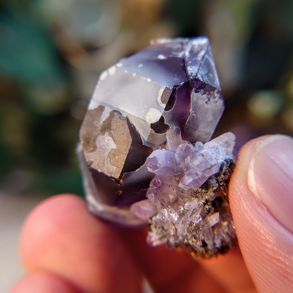 Beautiful Shangaan Amethyst Cluster with Calcite Coating from Zimbabwe for Collection / 21.74g / Meditation/ Miniature Class