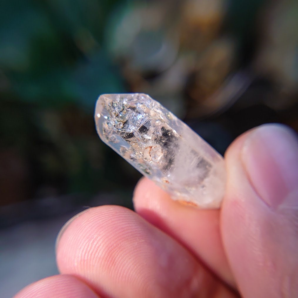 Petroleum "Firefly" Quartz Point from Madirobe, Madagascar for Crystal Healing / 5.11g / Meditation / Collection /