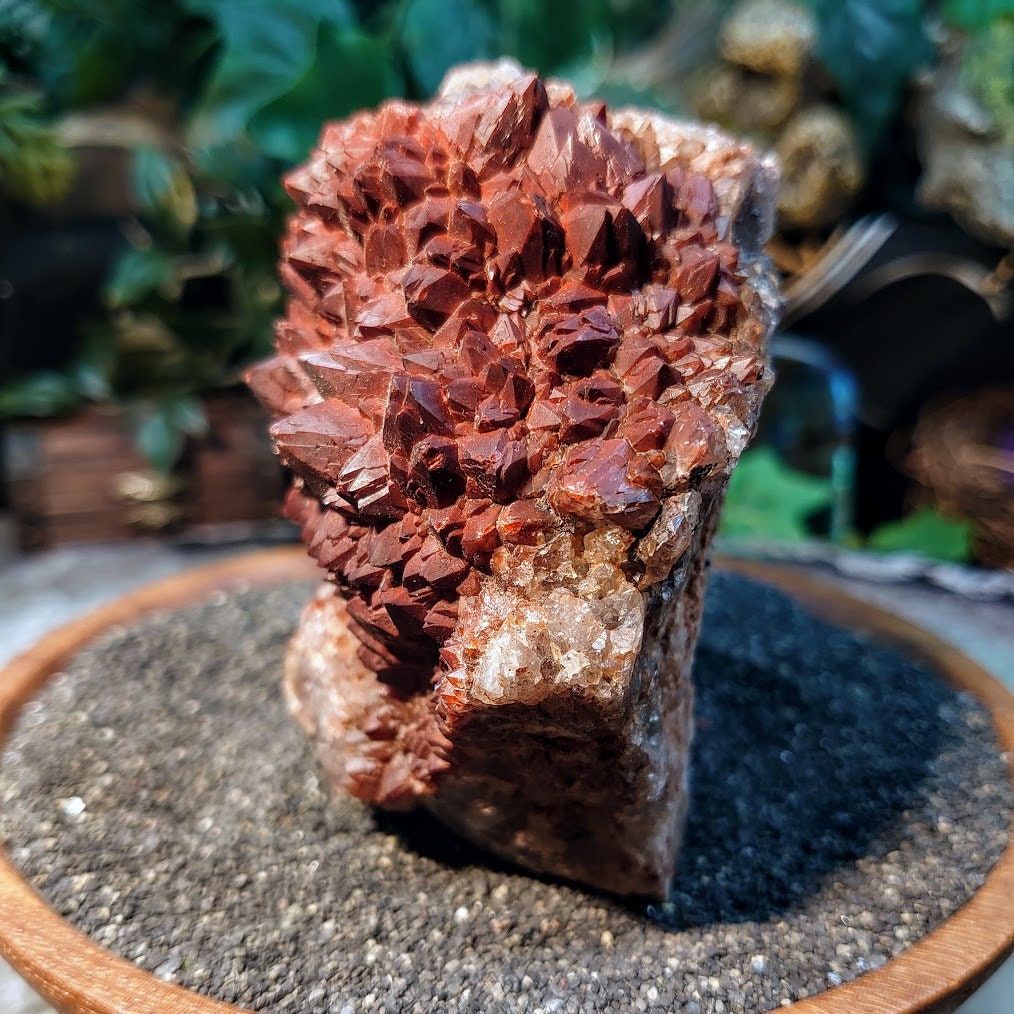 Red Quartz Cluster from Morocco / Hematite Quartz for Crystal Healing / 642g / Meditation / Home & Altar Decor / Small Cabinet Size Class