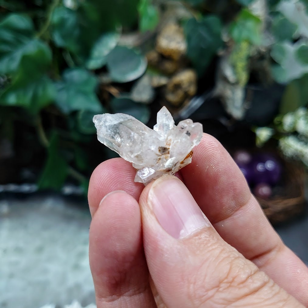 Small Clear Quartz Cluster From Namibia / 7.52g / Thumbnail Specimen / for Desk Decor / Meditation / Reiki / Collection