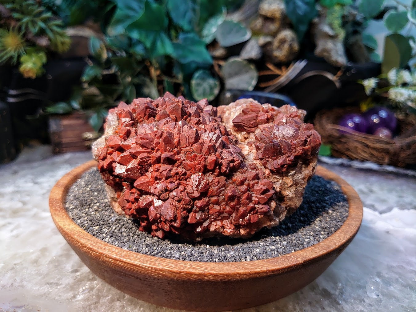 Red Quartz Cluster from Morocco / Hematite Quartz for Crystal Healing / 642g / Meditation / Home & Altar Decor / Small Cabinet Size Class