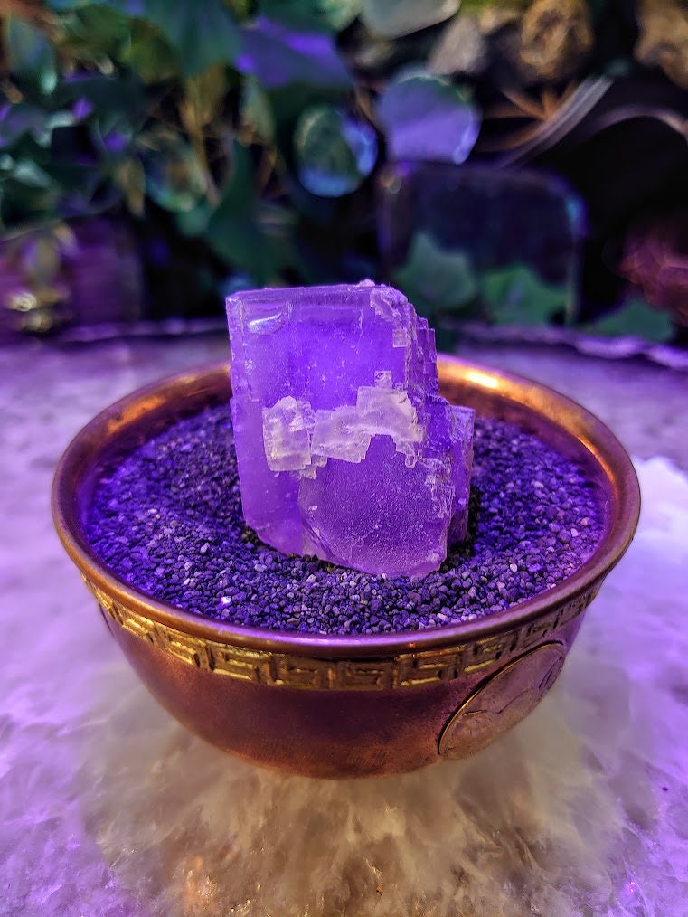 Natural Light Purple Fluorite Cluster from Attiki Prefecture, Greece for Collection / 67.25g / Altar Decor / Miniature Class / UV