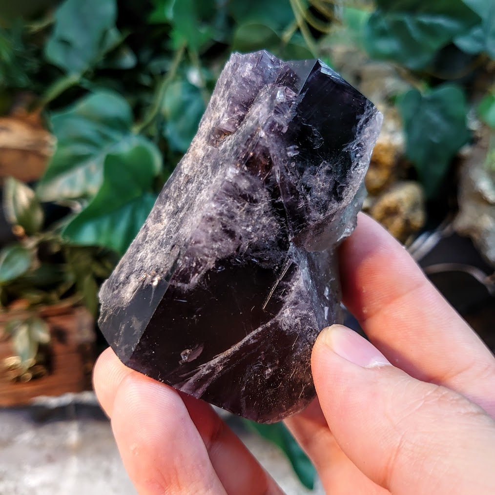 Purple Fluorite Crystal "Purple Rain Pocket" From United Kingdom for Altar Decor / 253g / Small Cabinet Class / Collection