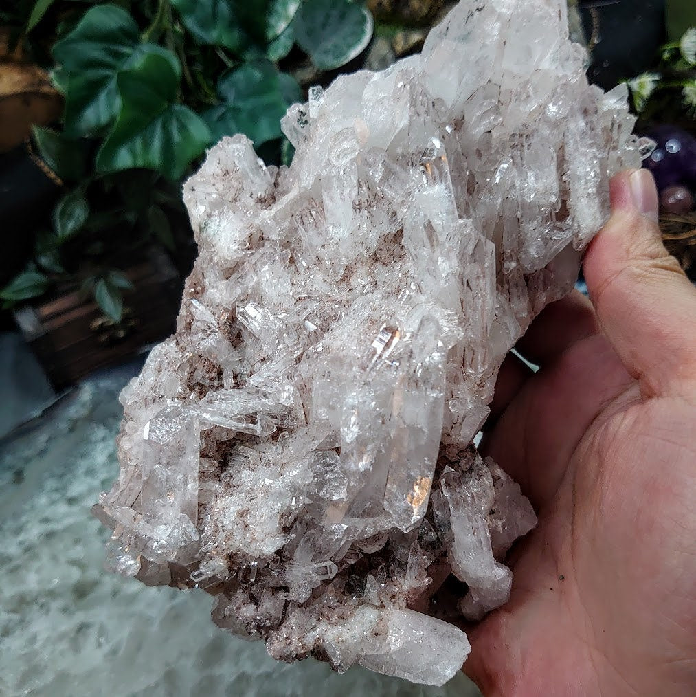 Large Colombian Pink Quartz Cluster / 1,118g / Lithium / for Crystal Healing / Home and Altar Decor / Rose Quartz / Cabinet Size