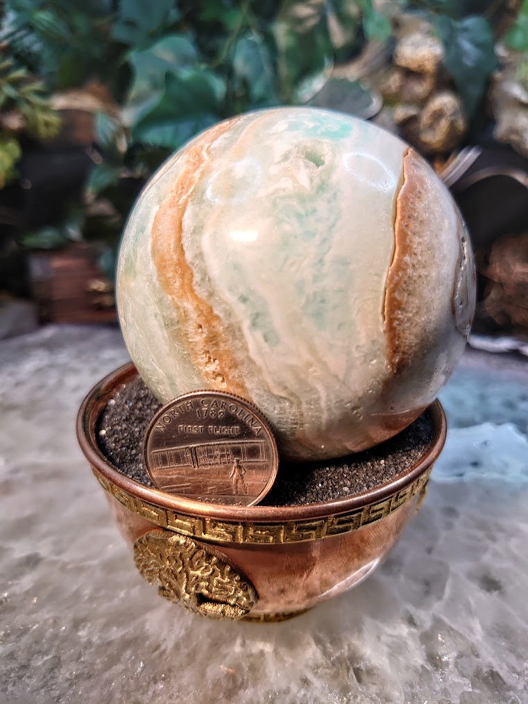 3" Caribbean Calcite Sphere from Pakistan for Collection / 614g / Altar Decor / Meditation / Crystal Healing