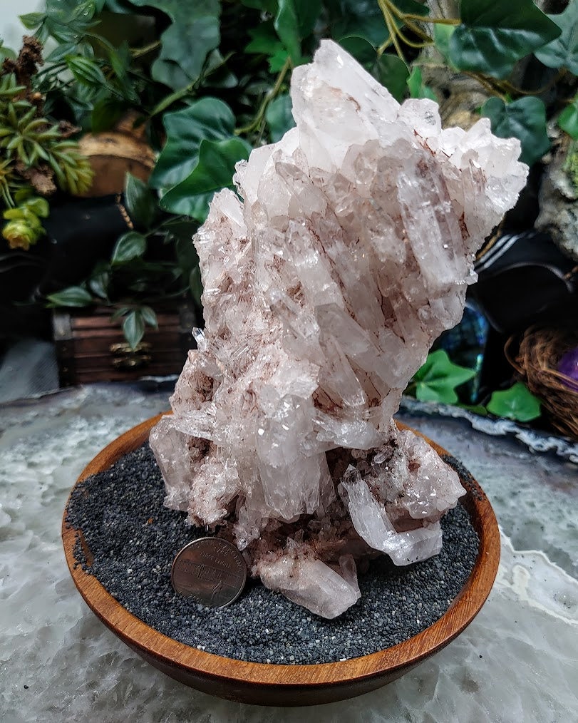 Large Colombian Pink Quartz Cluster / 1,118g / Lithium / for Crystal Healing / Home and Altar Decor / Rose Quartz / Cabinet Size