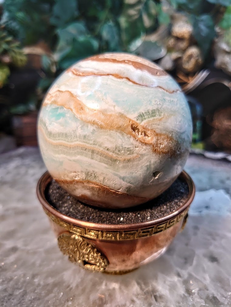 3" Caribbean Calcite Sphere from Pakistan for Collection / 614g / Altar Decor / Meditation / Crystal Healing