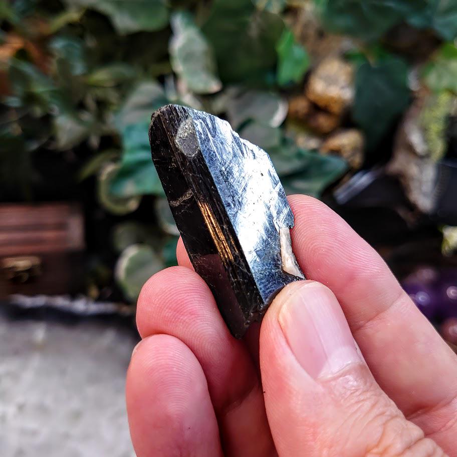 1 3/4" Glossy Black Aegirine Crystal from Malawi, Africa for Crystal Healing / 18.21g / Home & Altar Decor