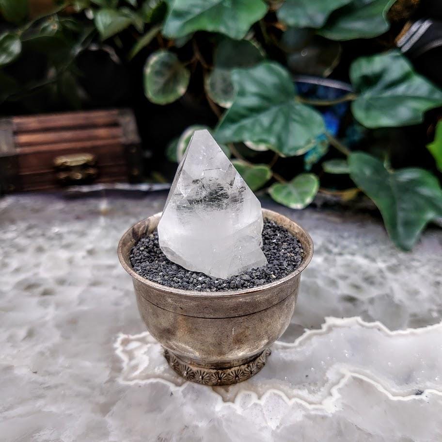 1.75" Clear Apophyllite Point from Maharashtra, India for Home & Altar Decoration / 29.53g / Reiki / Energy Work/ Grid Creation